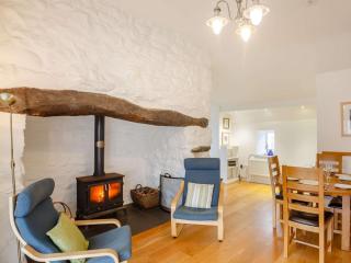 3 Bed in Aberdesach 90623 - 2