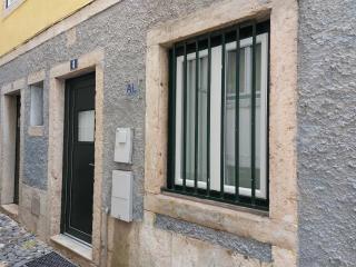 TVM simple studio in old Lisbon - 0