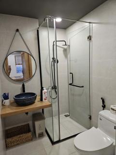 Spacious & Modern Studio - 5