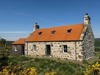 Wester Achnahanat Cottage - 9