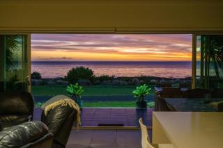 White Haven - Beachfront - 0