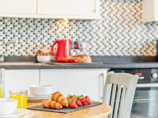 2 Bed in Brixham BX079 - 1