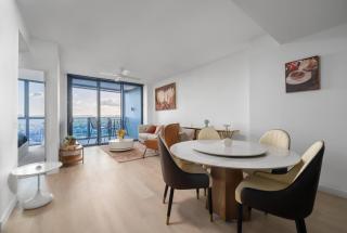 The Queen’s Perch - Lv 42 Riverview Apt on Casino - 0