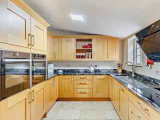 6 Bed in Longnor 77369 - 3