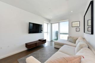 Kings Cross St Pancras Apartment with Panoramic Balcony - 3