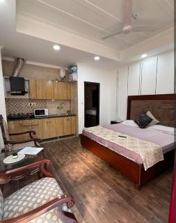 Hotel the surya - 6