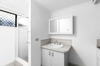 Walk To The Beach in Pialba - 6