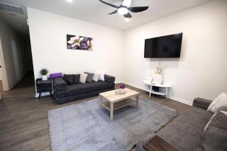 4 Min to Downtown - 10 Min to Elon - Washer and Dryer - 2