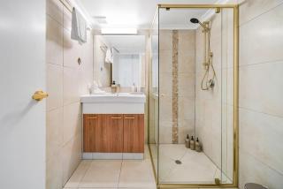 SaltHaus - Luxurious coastal escape 100m to beach - 1