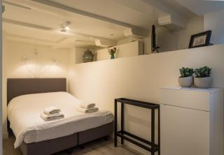 Luxury Flower Market Apartment - 2
