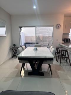 Family home with ocean views 40 minutes from vineyards - 4