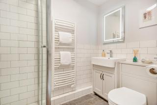 2 Hammond Square - 2