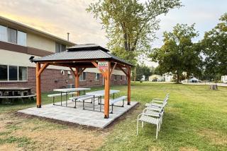 Fairview Inn & Suites Whitewater - 8