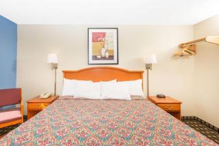 Days Inn by Wyndham Effingham - 6