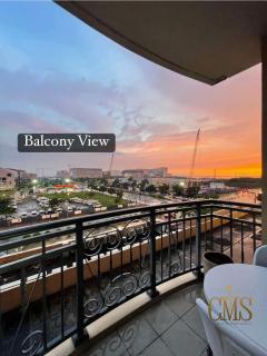 Monarch Parksuites 2BR Deluxe 4 Family beds - 1
