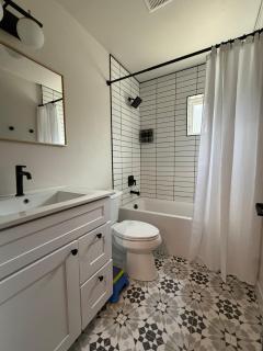 Townhouse in Prime Location! - 1