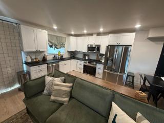 Townhouse in Prime Location! - 6