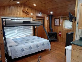 Cozy Riverside Cabin Rental with Fishing Access on Wolf River, Wisconsin - 6