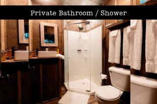 Unique Treehouse Tent Ideal for Couples in Branson, Missouri - 7