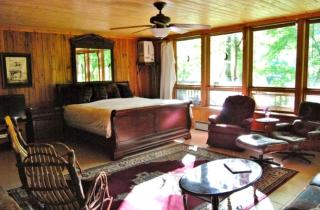 Eco-Friendly Cabin Rental in the Heart of the Smoky Mountains, North Carolina - 3