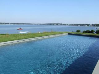 Stunning Waterfront Villa Rental with a Jacuzzi and a Heated Pool for a Luxury Getaway in the Hamptons, New York - 9