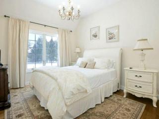 Stunning Waterfront Villa Rental with a Jacuzzi and a Heated Pool for a Luxury Getaway in the Hamptons, New York - 1