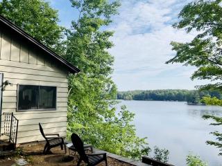 Special Cottage to Enjoy Incredible Sunsets by a Lake in Colton, New York - 0