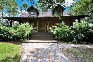 Amazing Log Cabin Rental with Pool for a Family Vacation in Florida - 0