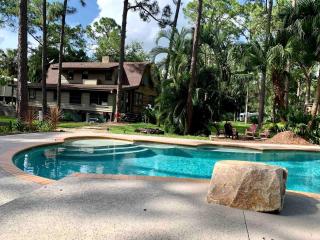 Amazing Log Cabin Rental with Pool for a Family Vacation in Florida - 4