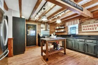 Amazing Log Cabin Rental with Pool for a Family Vacation in Florida - 1