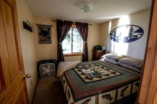 Delightful Waterfront Cabin near the Chugach National Forest, Alaska - 7