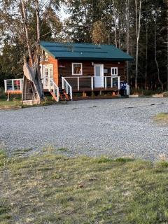 Delightful Waterfront Cabin near the Chugach National Forest, Alaska - 2
