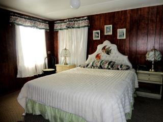 Peaceful Cabin Rental on Peninsula near Three Lakes, WIsconsin - 5