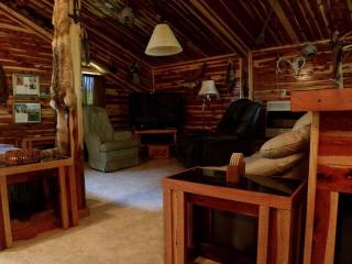 Farmhouse Cabin Getaway near Ozark Forest in Arkansas - 9