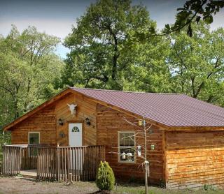 Farmhouse Cabin Getaway near Ozark Forest in Arkansas - 0