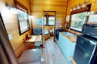 Impressive Tiny House in Waldport, Oregon - 4