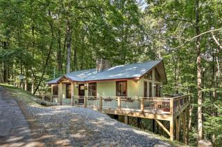 Modern Chic Cabin with Game Room and Hiking Trails in North Carolina - 0