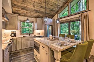 Modern Chic Cabin with Game Room and Hiking Trails in North Carolina - 8