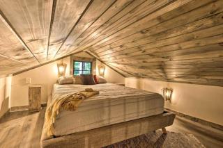 Modern Chic Cabin with Game Room and Hiking Trails in North Carolina - 3
