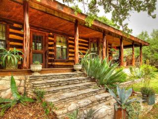Exquisite Group Rental with an Outdoor Pool near New Braunfels, Texas - 4