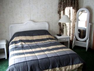 Spacious Vacation Cottage Rental near the Waterfront in Beautiful Put-in-Bay, Ohio - 7