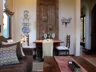 Romantic and Relaxing Villa Retreat with a Jacuzzi near Somis, California - 1