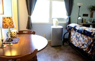Cozy Vacation Rental Overlooking Idyllic Prairie Land near Jacksonville, Illinois - 6