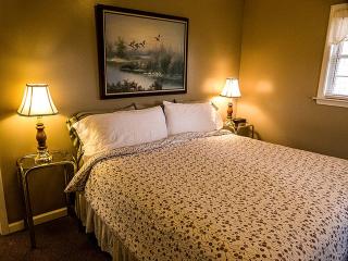 Fully Furnished Camping Cabin near Cherokee National Forest - 9