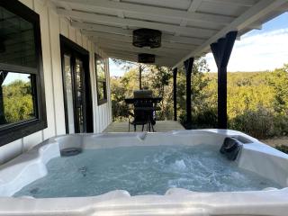 The Ultimate Romantic Getaway: Charming Cabin with a Hot Tub in Wimberley, Texas - 0