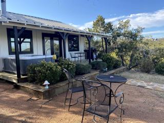 The Ultimate Romantic Getaway: Charming Cabin with a Hot Tub in Wimberley, Texas - 6