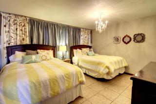 Luxury Rental with a Swimming Pool Perfect for Large Groups near Gruene, Texas - 6