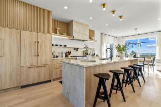 Peaceful Oceanfront Villa in Bourne, Massachusetts - 8