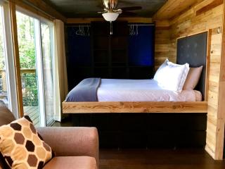 Charming Eco-Friendly Container for Glamping Getaway in the Blue Ridge Mountains, Georgia - 8