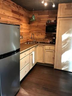 Charming Eco-Friendly Container for Glamping Getaway in the Blue Ridge Mountains, Georgia - 5